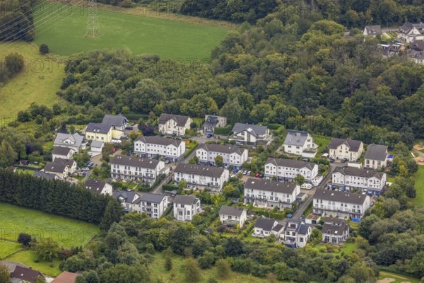 Aerial view, housing estate Neuer Kronocken in the district Hohenlimburg in Hagen, Ruhr area, North Rhine-Westphalia, Germany, DE, Europe, property tax, Hagen, real estate, aerial view, aerial photography, aerial photography, overview, bird's-eye view, housing estate, housing and living, residential area, residential buildings, quality of living, residential neighbourhood, housing estate, birds-eyes view, overview