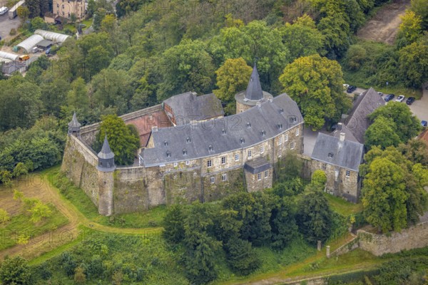 Aerial photograph, Hohenlimburg Castle on the Schlossberg in the Hohenlimburg district of Hagen, Ruhr area, North Rhine-Westphalia, Germany, castle, DE, Europe, Hagen, hilltop castle, aerial photograph, aerial photography, aerial photography, castle, overview, defence system, bird's-eye view, overview