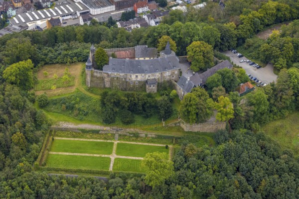 Aerial photograph, Hohenlimburg Castle on the Schlossberg in the Hohenlimburg district of Hagen, Ruhr area, North Rhine-Westphalia, Germany, castle, DE, Europe, Hagen, hilltop castle, aerial photograph, aerial photography, aerial photography, castle, overview, defence system, bird's-eye view, overview