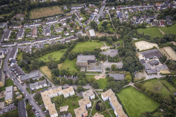 Aerial view, Friedrich-Harkort Grundschule Quambusch an der Twittingstraße in the district Haspe-West in Hagen, Ruhr area, North Rhine-Westphalia, Germany, education, educational institution, DE, Europe, primary school, Hagen, teaching institute, aerial view, aerial photography, aerial photography, school, overview, bird's-eye view, overview