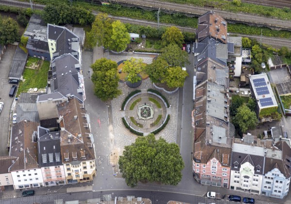 Aerial view, Bodelschwinghplatz with Drei-Kaiser-Brunnen at Wehringhauser Straße in the district Wehringhausen in Hagen, Ruhr area, North Rhine-Westphalia, Germany, fountain, DE, Europe, leisure park, Hagen, aerial view, aerial photography, aerial photography, overview, bird's-eye view, overview