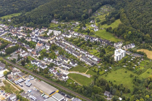 Aerial view, housing estate Hermann-Sudermann-Straße and Agnes-Miegel-Straße in the district Haspe-West in Hagen, Ruhr area, North Rhine-Westphalia, Germany, DE, Europe, property tax, Hagen, real estate, aerial view, aerial photography, aerial photography, overview, bird's-eye view, housing estate, housing and living, residential area, residential buildings, quality of living, residential neighbourhood, housing estate, birds-eyes view, overview