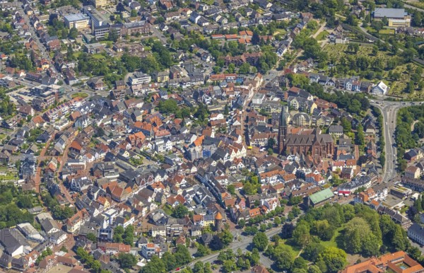 Aerial view, Old town with catholic St.Sixtus-Kirche, Altstadring, Haltern-Stadt, Haltern am See, Ruhr area, North Rhine-Westphalia, Germany, Old Town, Old Town view, Old Town area, Old Town ring road, Place of worship, DE, Europe, Religious community, Place of worship, Holy site, Church, Parish, Denomination, Roundabout, Roundabout, Aerial view, Aerial photography, Aerial photography, Religion, Religious site, Vertical view, Overview, Bird's-eye view, Bird's-eye view, Historic town centre, overview