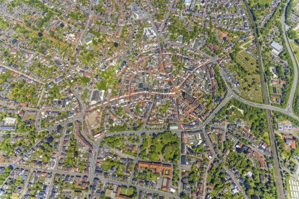 Aerial view, old town with catholic St.Sixtus-Kirche, Altstadring, town hall Haltern am See, Haltern-Stadt, vertical aerial view of Haltern am See, Ruhr area, North Rhine-Westphalia, Germany, old town, old town view, old town area, old town ring, place of worship, authority, DE, Europe, religious community, place of worship, Haltern am See, holy place, church, parish, denomination, roundabout, roundabout, aerial view, aerial photography, aerial photography, town hall, religion, religious site, vertical view, overview, bird's eye view, birds-eyes view, historic town centre, overview