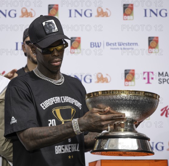After winning the European Basketball Championship on 14 September 2025 in Riga Latvia with an 88:83 victory over Turkey, the winners of the German national basketball team will be welcomed in Frankfurt am Main on 15 September 2025. The most valuable player of the tournament was the German national player Dennis Schröder. With the 9th victory in the 9th game, the DBB team won its first ever European Championship title, around 2 years after winning the World Championship, Frankfurt am Main, Hesse, Germany