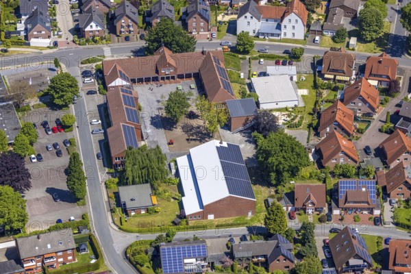 Aerial photo, primary school Sythen, Sythen, Haltern am See, Ruhr area, North Rhine-Westphalia, Germany, education, educational institution, DE, Europe, primary school, teaching institute, aerial photo, aerial photography, aerial photography, Mosskamp, photovoltaics, photovoltaic system, school, solar, solar system, solar energy, solar energy, overview, bird's-eye view, bird's-eye view, overview
