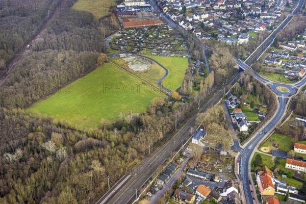 Aerial view source of Hoppeibach at Pelkum railway station with field and building area Kamemer Straße in Hamm, Ruhr area, North Rhine-Westphalia, Germany, railway tracks, fallow land, DE, Europe, Hamm, small animal facility Pelkum, roundabout, aerial view, aerial photograph, aerial photography, aerial photography, Rhine-Ruhr metropolitan region, overview, bird's-eye view, bird's-eye view, overview