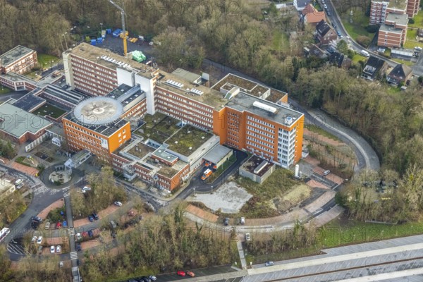 St. Barbara-Klinik Hamm-Heessen in Hamm, Ruhr area, North Rhine-Westphalia, Germany, DE, Europe, healthcare, Hamm, hospital, heliport, clinic, clinic, hospital, hospital, aerial photograph, aerial photography, aerial photography, aerial photography, medical facility, medical aid, Rhine-Ruhr metropolitan region, emergency service, car parks, overview, bird's-eye view, bird's-eye view, overview, medical care