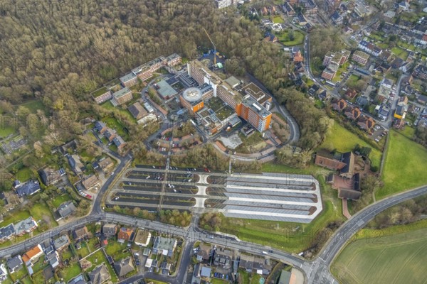 St. Barbara-Klinik Hamm-Heessen in Hamm, Ruhr area, North Rhine-Westphalia, Germany, DE, Europe, healthcare, Hamm, hospital, heliport, clinic, clinic, hospital, hospital, aerial photograph, aerial photography, aerial photography, aerial photography, medical facility, medical aid, Rhine-Ruhr metropolitan region, emergency service, car parks, overview, bird's-eye view, bird's-eye view, overview, medical care