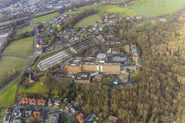 St. Barbara-Klinik Hamm-Heessen in Hamm, Ruhr area, North Rhine-Westphalia, Germany, DE, Europe, healthcare, Hamm, hospital, heliport, clinic, clinic, hospital, hospital, aerial photograph, aerial photography, aerial photography, aerial photography, medical facility, medical aid, Rhine-Ruhr metropolitan region, emergency service, car parks, overview, bird's-eye view, bird's-eye view, overview, medical care