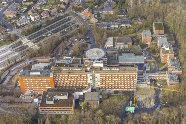 St. Barbara-Klinik Hamm-Heessen in Hamm, Ruhr area, North Rhine-Westphalia, Germany, DE, Europe, healthcare, Hamm, hospital, heliport, clinic, clinic, hospital, hospital, aerial photograph, aerial photography, aerial photography, aerial photography, medical facility, medical aid, Rhine-Ruhr metropolitan region, emergency service, car parks, overview, bird's-eye view, bird's-eye view, overview, medical care