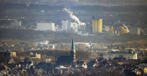 Aerial view of St. Pancratius Church with view to the harbour in Hamm, Ruhr area, North Rhine-Westphalia, Germany, DE, Europe, Hamm, aerial view, aerial photograph, aerial photography, aerial photography, Rhine-Ruhr metropolitan region, Pankratiusplatz, overview, bird's-eye view, bird's-eye view, overview