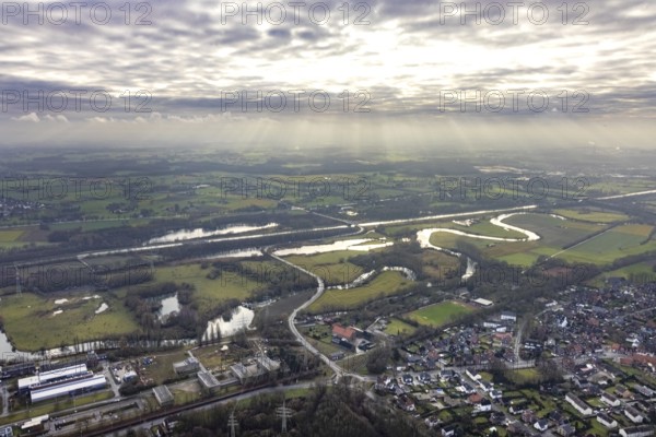 Aerial view of the nature reserve Am Tibaum, river Lippe meander and Datteln-Hamm canal, water weir with fish ladder, Hamm, Ruhr area, North Rhine-Westphalia, Germany, DE, Europe, landscape, aerial view, aerial photograph, aerial photography, aerial photography, Rhine-Ruhr metropolitan region, nature reserve, nature reserve, overview, bird's eye view, overview
