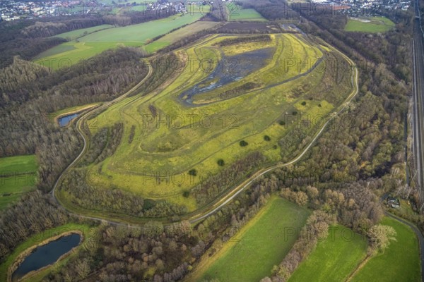 Aerial view of the Sundern spoil tip in Hamm, Ruhr area, North Rhine-Westphalia, Germany, spoil tip, DE, Europe, spoil tip, Hamm, aerial view, aerial photograph, aerial photography, aerial photography, Rhine-Ruhr metropolitan region, overview, bird's-eye view, overview