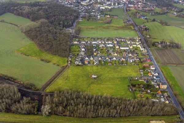 Aerial view aerial photo source of the Hoppeibach at Pelkum railway station with Zum Heideblick field with hut on the Fangstraße in Hamm, Ruhr area, North Rhine-Westphalia, Germany, DE, Europe, Hamm, aerial view, aerial photograph, aerial photography, aerial photography, Rhine-Ruhr metropolitan region, overview, bird's eye view, meadows and fields, birds-eyes view, overview