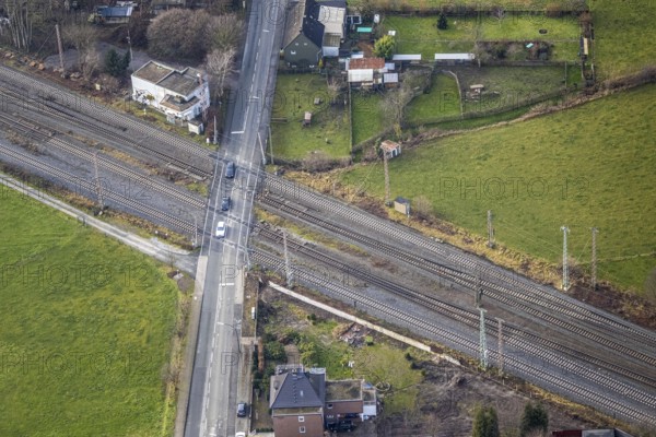 Aerial view railway crossing Wiescherhöfener Straße in Hamm, Ruhr area, North Rhine-Westphalia, Germany, railway tracks, railway crossing, DE, Deutsche Bahn AG, Europe, railway tracks, Hamm, aerial view, aerial photograph, aerial photography, aerial photography, Rhine-Ruhr metropolitan region, overview, bird's-eye view, bird's-eye view, overview