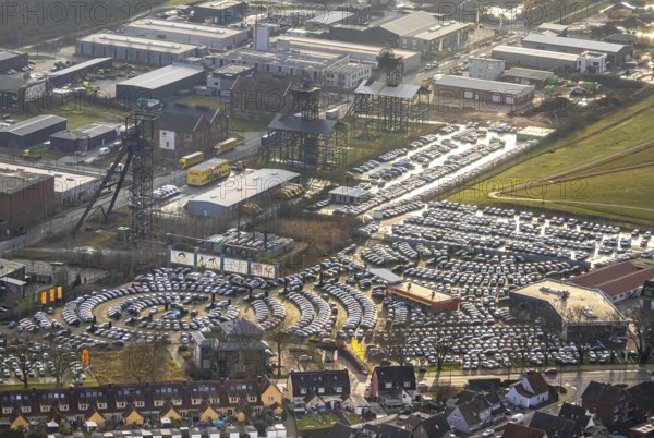 Aerial view Radbod cultural district, Radbod colliery shaft 1+2 An den Fördertürmen, Skoda Potthoff car dealer Potti car parks in Hamm, Ruhr area, North Rhine-Westphalia, Germany, DE, Europe, Hamm, aerial view, aerial photograph, aerial photography, aerial photography, Rhine-Ruhr metropolitan region, car parks, overview, bird's-eye view, overview