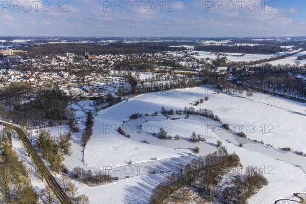 Aerial view, overview Hamm-Heessen, Lippe meander at the ferry road, Lippe and snow, Heessen, Hamm, Ruhr area, North Rhine-Westphalia, Germany, DE, Europe, aerial view, aerial photography, aerial photography, snow, overview, bird's eye view, winter, birds-eyes, view, overview, Lippe, Lippe meander, waterway, shipping, transport, logistics, goods movement, ships, waters