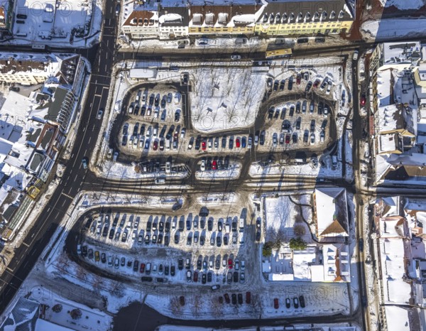 Aerial view, car park Santa-Monica-Platz, location former synagogue, parked cars in the snow, winter, centre, Hamm, Ruhr area, North Rhine-Westphalia, Germany, DE, Europe, aerial view, aerial photography, aerial photography, snow, overview, bird's-eye view, view, overview, location, former, synagogue, parking, cars, parking area