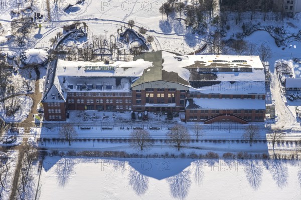Aerial view, Maxipark, Maximilianpark in winter, machine hall, glass elephant, former Maximilian colliery, Uentrop, Hamm, Ruhr area, North Rhine-Westphalia, Germany, DE, Europe, aerial view, aerial photography, aerial photography, snow, overview, bird's eye view, winter, birds-eyes, view, overview, mine, leisure, recreation, green spaces, flowers, trees, structural change