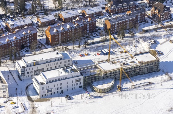 Aerial view, snow, winter, construction area Paracelsuspark with innovation centre, SCI:Q Science Quarter Hamm, former Paracelsus barracks, Bad Hamm, Hamm, Ruhr area, North Rhine-Westphalia, Germany, DE, Europe, aerial view, aerial photography, aerial photography, overview, bird's-eye view, view, overview, Science, Quarter, Techpark, university, science quarter, living, flat, houses, residential buildings, housing estate, settlement, student, university, bachelor, master, study, education, research