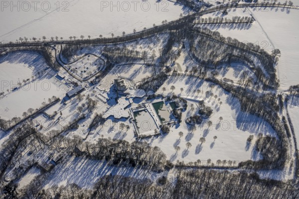 Aerial view, Hotel Selbachpark with outdoor pool Selbachpark, snow-covered areas, winter, Pelkum, Hamm, Ruhr area, North Rhine-Westphalia, Germany, DE, Europe, aerial view, aerial photography, aerial photography, snow, overview, bird's-eye view, view, overview, Selbach-Park, leisure, swimming, sports, fitness, water, recreation, green areas, flowers, trees