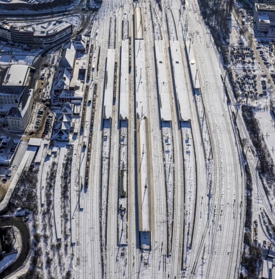 Aerial view, Hamm main station, tracks and platforms in the snow, winter, centre, Hamm, Ruhr area, North Rhine-Westphalia, Germany, DE, Europe, aerial view, aerial photography, aerial photography, snow, overview, bird's-eye view, overview, #station, #tracks