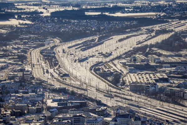 Aerial view, marshalling yard, snow, winter, centre, Hamm, Ruhr area, North Rhine-Westphalia, Germany, DE, Europe, aerial view, aerial photography, aerial photography, overview, bird's-eye view, view, overview, railway tracks, station, Deutsche, Bahn, AG, Bundesbahn, tracks, trains, transport, traffic, rails, goods, railway, logistics, rail traffic