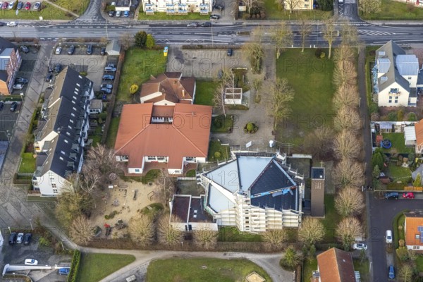 Aerial view catholic parish of St. Boniface with roof renewal of the St. Bonifatius Church in Hamm, Ruhr area, North Rhine-Westphalia, Germany, place of worship, construction work, construction project, construction site, DE, renewal, Europe, religious community, place of worship, Hamm, holy site, church, parish, denomination, aerial view, aerial photograph, aerial photography, aerial photography, metropolitan region Rhine-Ruhr, parish, religion, religious site, renovation, refurbishment, overview, bird's-eye view, birds-eyes view, overview
