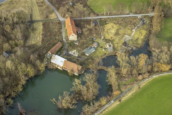 Aerial view, development of the area at the Heessener Schlossmühle, historic mill, Enniger Bach, Uentrop, Hamm, Ruhr area, North Rhine-Westphalia, Germany, DE, Europe, birds-eyes view, aerial view, aerial photography, aerial photography, overview, overview, bird's eye view, new development area, property, residential property