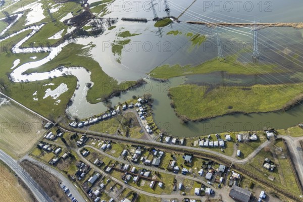 Aerial view, Lippe meander, Lippe with flood, Schmehauser Mersch, Campingplatz Uentrop Helbach GmbH, flooding, Lippborg, Lippetal, Ruhr area, North Rhine-Westphalia, Germany, DE, Europe, birds-eyes view, aerial photography, aerial photography, overview, bird's eye view, camping at the flood, motorway bridge