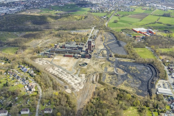 Aerial view, CreativRevier, former Ost Heinrich Robert mine, Herringen, Hamm, Ruhr area, North Rhine-Westphalia, Germany, construction site, CreativRevier Heinrich Robert GmbH, DE, Europe, event location, commercial area, hammerhead tower, aerial view, aerial photography, aerial photography, sight, overview, bird's eye view, residential properties, birds-eyes view, historical, overview