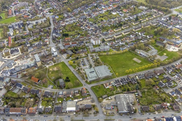 Aerial view, Am Brokhof area, playground and New Apostolic Church, Gutenberg School and Saxony Hall in Heessen, Hamm, Ruhr area, North Rhine-Westphalia, Germany, education, educational institution, DE, monument protection, Europe, Brokhof half-timbered house, estate, farm complex, educational institute, aerial view, aerial photography, aerial photography, multi-purpose hall, multi-purpose sports hall, school, overview, event location, event venue, bird's-eye view, bird's-eye view, overview