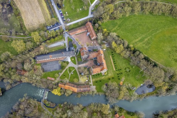 Aerial view, Heessen Castle, public school and boarding school, River Lippe, Heessen, Hamm, Ruhr area, North Rhine-Westphalia, Germany, DE, Europe, aerial view, aerial photography, aerial photography, castle, Schlossstraße, overview, bird's-eye view, birds-eyes view, overview