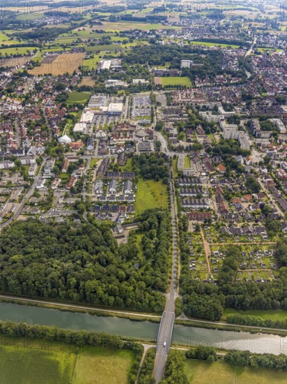 Aerial view, green area Werries at the Datteln-Hamm canal and Ostwennemarstraße with Westpress Arena and ice sports arena as well as Maximilian settlement in Uentrop, Hamm, Ruhr area, North Rhine-Westphalia, Germany, DE, ice sports, ice rink, Europe, aerial view, aerial photography, aerial photography, Maximilianpark, multifunctional hall, Ostwennemarstraße, overview, bird's-eye view, former Maximilian colliery, overview