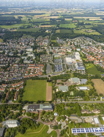 Aerial view, green area Werries with Freiherr-vom-Stein-Gymnasium Hamm, Westpress Arena and ice sports arena as well as access to Maximilianpark in Uentrop, Hamm, Ruhr area, North Rhine-Westphalia, Germany, education, educational institution, DE, ice sports, ice sports hall, Europe, grammar school, educational institute, aerial view, aerial photography, aerial photography, multifunctional hall, Ostwennemarstraße, park, school, overview, bird's eye view, birds-eyes view, overview