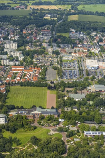 Aerial view, green area Werries with Freiherr-vom-Stein-Gymnasium Hamm, Westpress Arena and ice sports arena as well as access to Maximilianpark in Uentrop, Hamm, Ruhr area, North Rhine-Westphalia, Germany, education, educational institution, DE, ice sports, ice sports hall, Europe, grammar school, educational institute, aerial view, aerial photography, aerial photography, multifunctional hall, Ostwennemarstraße, park, school, overview, bird's eye view, birds-eyes view, overview