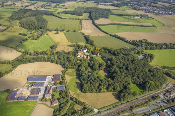 Aerial view, Ermelinghoff Castle in the Bockum-Hövel district of Hamm, Ruhr area, North Rhine-Westphalia, Germany, DE, Ermelinghof, Europe, Hamm, aerial view, aerial photography, aerial photography, overview, bird's eye view, moated castle, noble house, birds-eyes view, overview