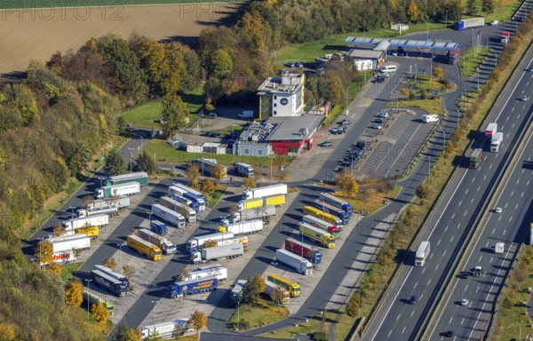 Aerial photo, Rhynern service area on the A2 motorway in the Rhynern district of Hamm, Ruhr area, North Rhine-Westphalia, Germany, motorway, DE, Europe, Hamm, truck, aerial photo, aerial photography, aerial photography, parking spaces, rest area, overview, bird's-eye view, overview
