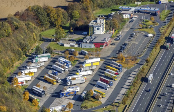 Aerial photo, Rhynern service area on the A2 motorway in the Rhynern district of Hamm, Ruhr area, North Rhine-Westphalia, Germany, motorway, DE, Europe, Hamm, truck, aerial photo, aerial photography, aerial photography, parking spaces, rest area, overview, bird's-eye view, overview
