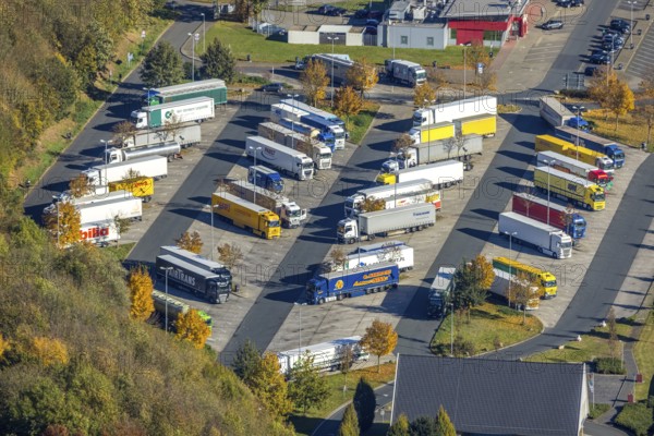 Aerial photo, Rhynern service area on the A2 motorway in the Rhynern district of Hamm, Ruhr area, North Rhine-Westphalia, Germany, motorway, DE, Europe, Hamm, truck, aerial photo, aerial photography, aerial photography, parking spaces, rest area, overview, bird's-eye view, overview