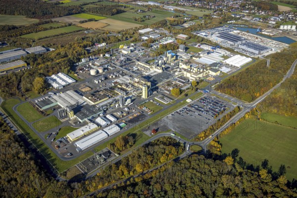 Aerial view, DuBay Polymer GmbH and Goldbeck Betonelemente GmbH at the Datteln-Hamm canal in the district Uentrop in Hamm, Ruhr area, North Rhine-Westphalia, Germany, DE, Europe, commercial enterprises, commercial area, commercial park, commercial location, commercial use, Hamm, industrial area, industrial building, industrial location, aerial view, aerial photography, aerial photography, overview, bird's-eye view, overview