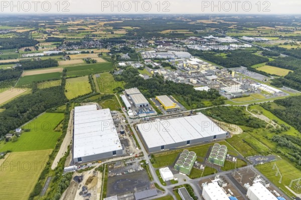 Aerial view, construction site and new building DistributionPark Hamm, Trianelstraße and K'Park-Straße, two building complexes with offices and warehouses for logistics, Deutsche Post DHL - Mech ZB Hamm, Uentrop, Hamm, Ruhr area, North Rhine-Westphalia, Germany, DE, Europe, commercial enterprises, commercial area, commercial park, commercial location, commercial use, Hines Immobilien, industrial area, industrial building, industrial location, logistics, logistics service, logistics service provider, logistics provider, logistics centre, aerial view, aerial photography, aerial photography, transport service, overview, bird's-eye view, overview