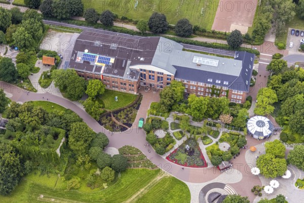 Aerial photo, Maximilianpark leisure park, main entrance, Uentrop citizens' office, Uentrop, Hamm, Ruhr area, North Rhine-Westphalia, Germany, DE, Europe, leisure facility, leisure activities, leisure park, leisure enjoyment, aerial photo, aerial photography, aerial photography, MaxiPark, overview, bird's-eye view, bird's-eye view, overview