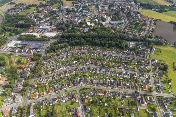Aerial view, colliery housing estate Alte Kolonie with Beverstraße, Eckeystraße, Robert-Haase-Straße, Dortmunder Straße, Beverkramenstraße, Zum Torksfeld in the district of Herringen in Hamm, Ruhr area, North Rhine-Westphalia, Germany, workers' housing estate, miners' housing estate, DE, Europe, property tax, Hamm, real estate, aerial view, aerial photography, aerial photography, overview, bird's-eye view, housing estate, living and living, residential area, residential buildings, residential quality, residential neighbourhood, housing estate, birds-eyes view, overview
