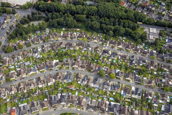 Aerial view, colliery housing estate Alte Kolonie with Beverstraße, Eckeystraße, Robert-Haase-Straße, Beverkramenstraße, Zum Torksfeld in the district of Herringen in Hamm, Ruhr area, North Rhine-Westphalia, Germany, workers' housing estate, miners' housing estate, DE, Europe, property tax, Hamm, real estate, aerial view, aerial photography, aerial photography, overview, bird's eye view, housing estate, living and living, residential area, residential buildings, quality of living, residential neighbourhood, housing estate, birds-eyes view, overview