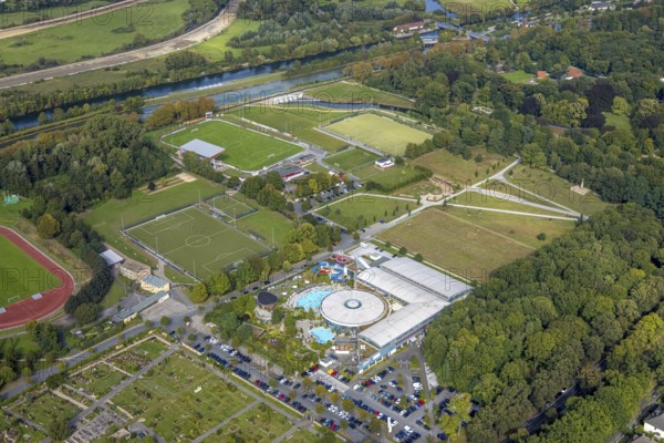 Aerial view, Maximare Erlebnistherme Bad Hamm in the district Mitte in Hamm, Ruhr area, North Rhine-Westphalia, Germany, bathing establishment, bathing resort, DE, Europe, outdoor pool, leisure activities, Hamm, aerial view, aerial photography, aerial photography, swimming pool, swimming pool, overview, bird's-eye view, overview