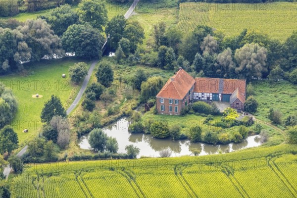 Aerial view, Haus Hohenover manor house on the river Ahse in Norddinker m district Uentrop in Hamm, Ruhr area, North Rhine-Westphalia, Germany, DE, Europe, Hamm, aerial view, aerial photography, aerial photography, sight, district Norddinker, overview, bird's eye view, meadows and fields, birds-eyes view, overview