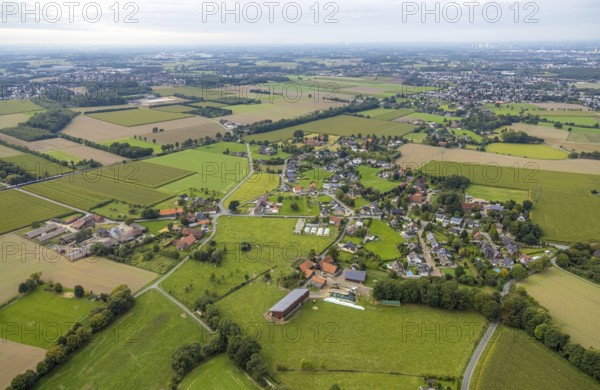 Aerial view, Osttünnen surrounded by meadows and fields in the district Rhynern in Hamm, Ruhr area, North Rhine-Westphalia, Germany, DE, Europe, Hamm, aerial view, aerial photography, aerial photography, overview, bird's eye view, living and life, birds-eyes view, overview