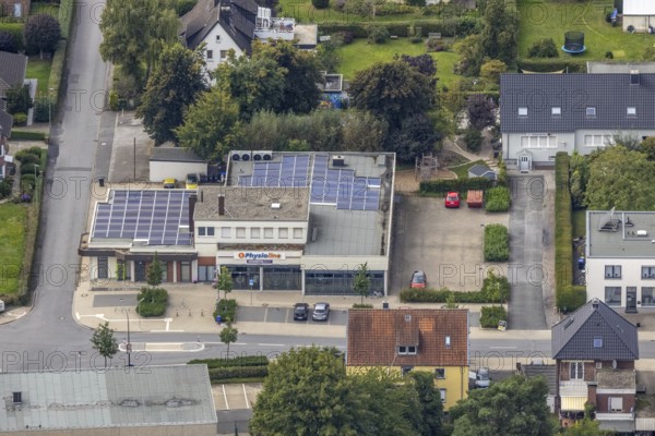 Aerial view, house with solar roof Dietrich-Bonhoeffer-Straße corner Dambergstraße in the district Rhynern in Hamm, Ruhr area, North Rhine-Westphalia, Germany, DE, Europe, Hamm, aerial view, aerial photography, aerial photography, photovoltaic, photovoltaic system, solar, solar system, solar roof, solar energy, overview, bird's eye view, birds-eyes view, overview